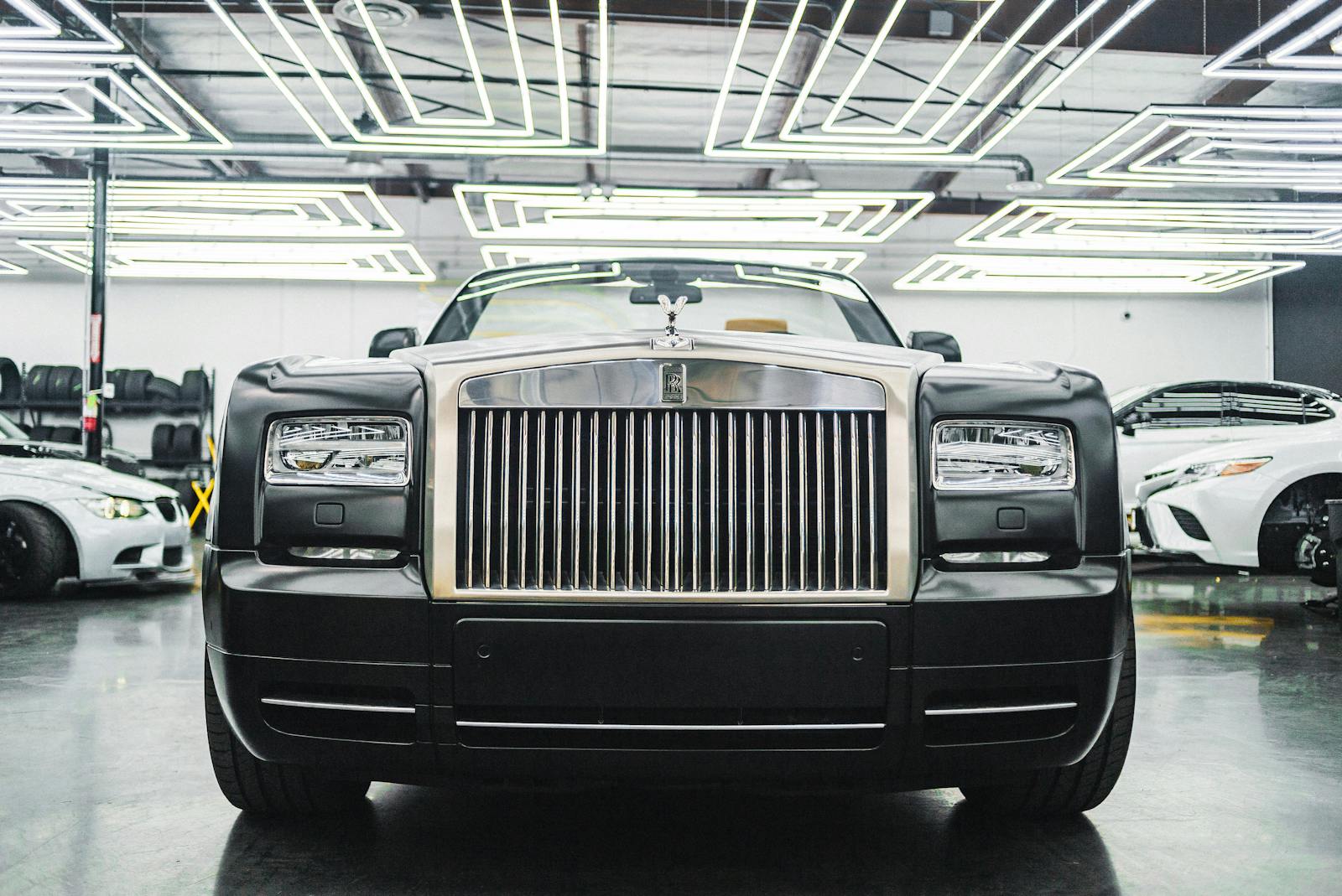 Gary's Auto Sales showroom